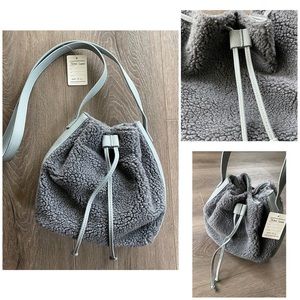 MUST GO! CLOSET CLEAN OUT! Roxy Sherpa Tote Bag